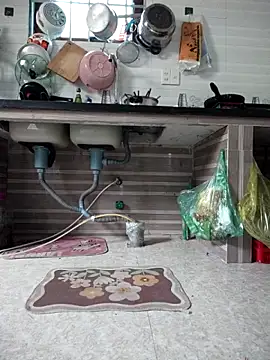 Snapshot of Haralushiaaa chatting on 28, 10, 2025 Haralushiaaa online show from 28, 10, 2025