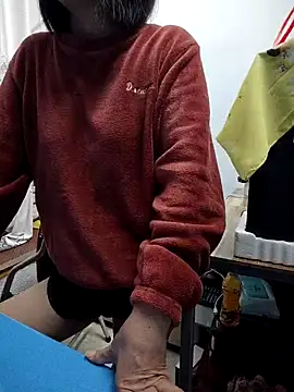 Snapshot of Haralushiaaa chatting on 31, 10, 2025 Haralushiaaa online show from 31, 10, 2025