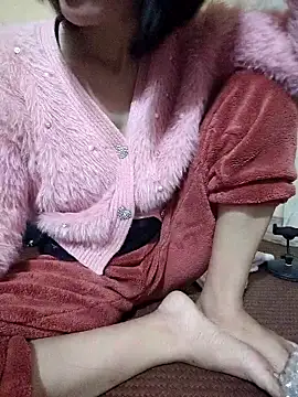 Snapshot of Haralushiaaa chatting on 2, 11, 2025 Haralushiaaa online show from 2, 11, 2025