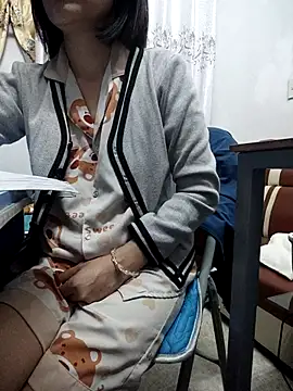 Snapshot of Haralushiaaa chatting on 18, 11, 2025 Haralushiaaa online show from 18, 11, 2025