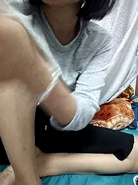 Snapshot of Haralushiaaa chatting on 25, 11, 2025 Haralushiaaa online show from 25, 11, 2025