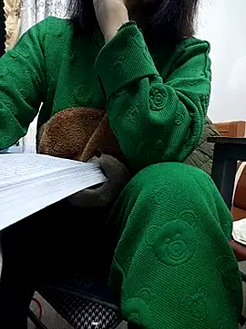 Snapshot of Haralushiaaa chatting on 27, 11, 2025 Haralushiaaa online show from 27, 11, 2025