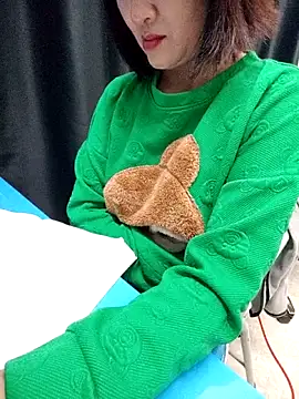 Snapshot of Haralushiaaa chatting on 16, 12, 2025 Haralushiaaa online show from 16, 12, 2025