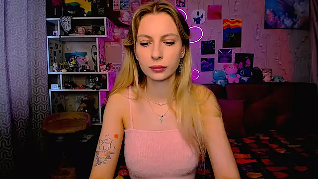 Snapshot of Maria_Hunt chatting on 22, 3, 2025 Maria Hunt online show from 22, 3, 2025