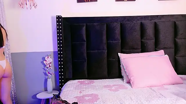 Snapshot of littleebluee chatting on 1, 11, 2025 littleebluee online show from 1, 11, 2025