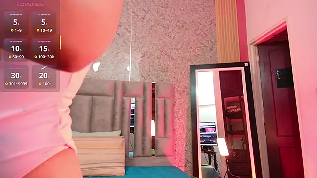 Snapshot of littleebluee chatting on 16, 11, 2025 littleebluee online show from 16, 11, 2025