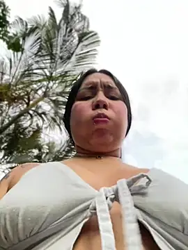 Pretty Isadora online show from 17, 3, 2025