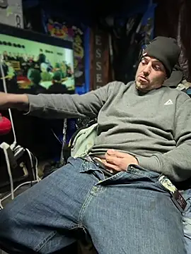 Snapshot of joeycbigcock chatting on 28, 3, 2026 joeycbigcock online show from 28, 3, 2026