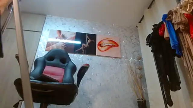 Samantabrown  online show from 12, 2, 2026