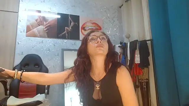 Samantabrown  online show from 15, 6, 2026