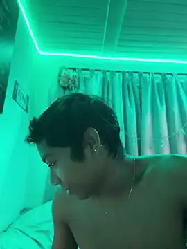 Snapshot of alejo_cute chatting on 15, 6, 2026 alejo cute online show from 15, 6, 2026