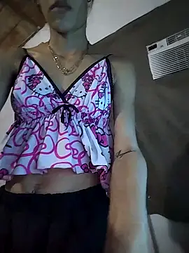 Snapshot of The-quee22 chatting on 20, 11, 2025 The-quee22 online show from 20, 11, 2025