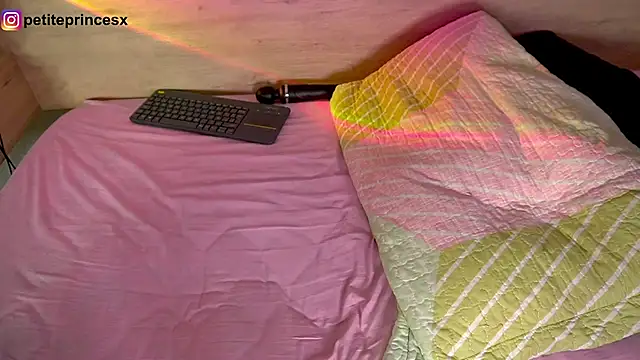 petitevictoria online show from 6, 2, 2025