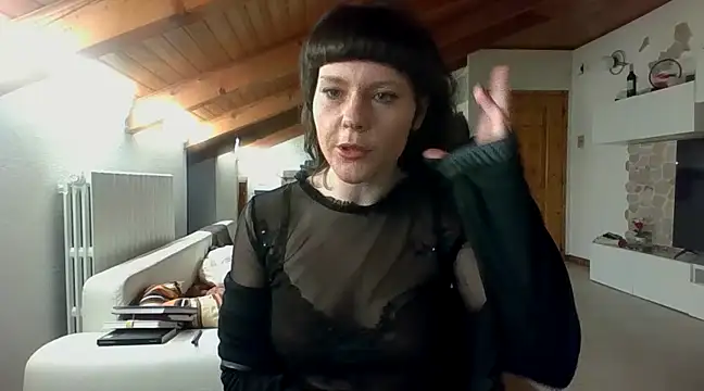 OniricFemme online show from 24, 2, 2025