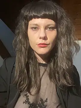 OniricFemme online show from 5, 3, 2025