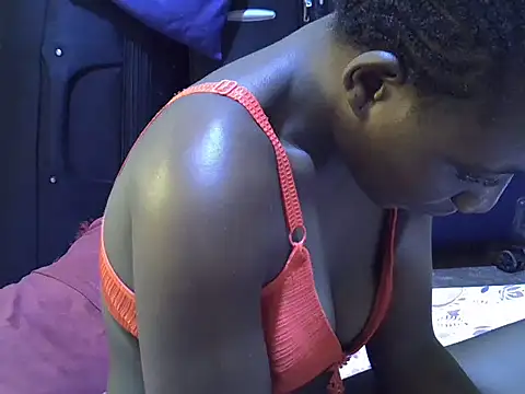 Snapshot of Adaline-Paris chatting on 25, 10, 2025 Adaline-Paris online show from 25, 10, 2025