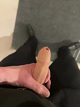 Snapshot of cmp24 chatting on 17, 4, 2026 cmp24 online show from 17, 4, 2026