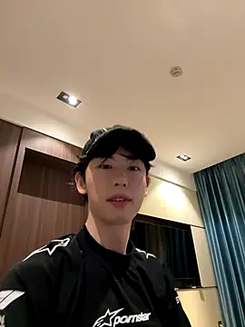 Snapshot of 1a1a1alll chatting on 4, 11, 2025 1a1a1alll online show from 4, 11, 2025