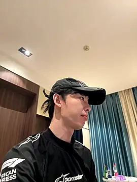 Snapshot of 1a1a1alll chatting on 1, 12, 2025 1a1a1alll online show from 1, 12, 2025