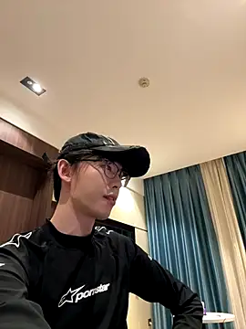 Snapshot of 1a1a1alll chatting on 4, 12, 2025 1a1a1alll online show from 4, 12, 2025