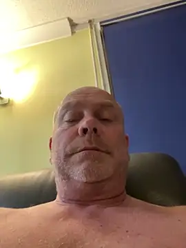 Snapshot of SlaveWayne135 chatting on 5, 12, 2025 SlaveWayne135 online show from 5, 12, 2025