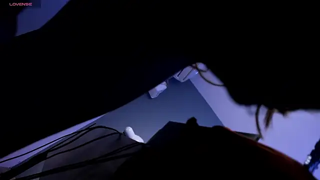 SamanthaKlein  online show from 11, 9, 2025