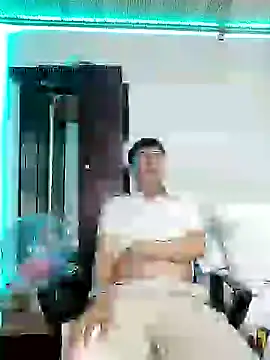 Snapshot of Naim__cruise chatting on 13, 12, 2024 Naim cruise online show from 13, 12, 2024