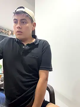 Snapshot of Naim__cruise chatting on 19, 12, 2025 Naim cruise online show from 19, 12, 2025