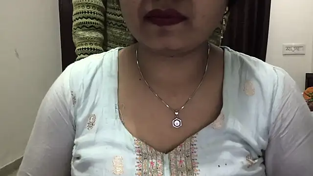 Snapshot of Gulaboo_bhabi chatting on 31, 1, 2025 Gulaboo bhabi online show from 31, 1, 2025