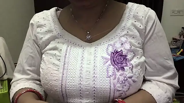 Snapshot of Gulaboo_bhabi chatting on 3, 2, 2025 Gulaboo bhabi online show from 3, 2, 2025