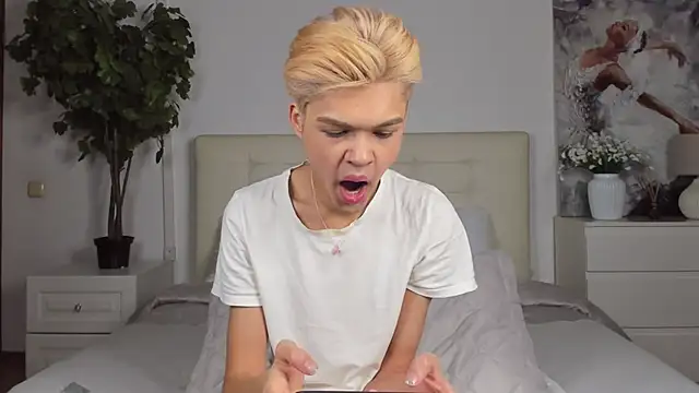 Felix Rey online show from 9, 2, 2025