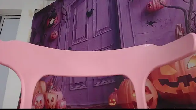 Snapshot of Kitty_Mifl chatting on 1, 11, 2025 Kitty Mifl online show from 1, 11, 2025