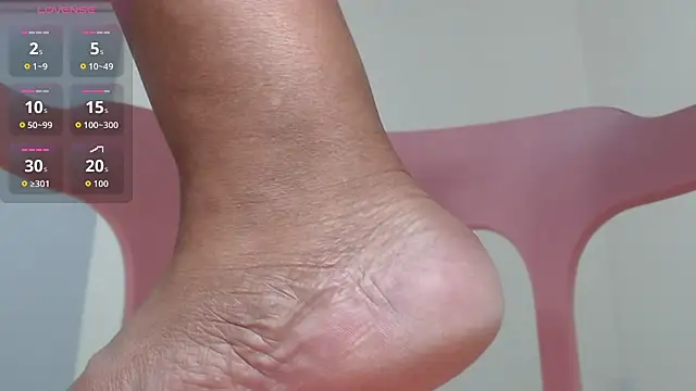 Snapshot of Kitty_Mifl chatting on 3, 12, 2025 Kitty Mifl online show from 3, 12, 2025