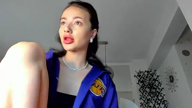 Snapshot of IreneVON chatting on 18, 12, 2024 IreneVON online show from 18, 12, 2024
