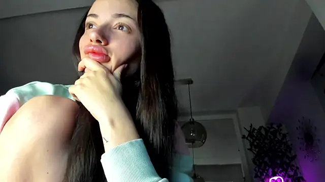 Snapshot of IreneVON chatting on 10, 2, 2025 IreneVON online show from 10, 2, 2025