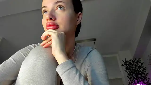 Snapshot of IreneVON chatting on 13, 2, 2025 IreneVON online show from 13, 2, 2025