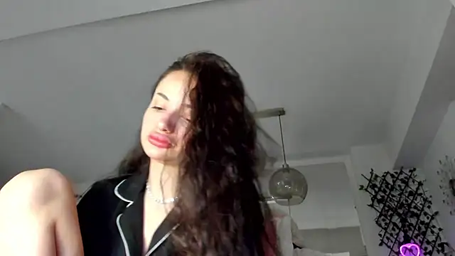 Snapshot of IreneVON chatting on 14, 2, 2025 IreneVON online show from 14, 2, 2025