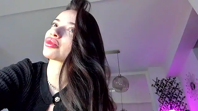 Snapshot of IreneVON chatting on 19, 2, 2025 IreneVON online show from 19, 2, 2025