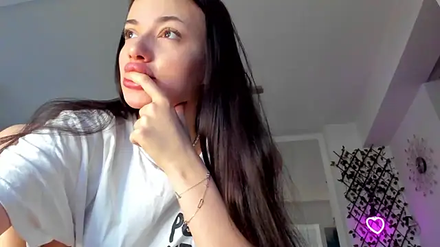 Snapshot of IreneVON chatting on 20, 2, 2025 IreneVON online show from 20, 2, 2025
