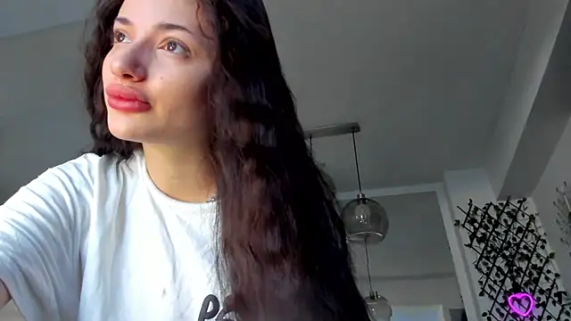 Snapshot of IreneVON chatting on 4, 3, 2025 IreneVON online show from 4, 3, 2025