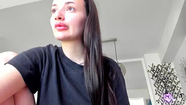Snapshot of IreneVON chatting on 9, 3, 2025 IreneVON online show from 9, 3, 2025