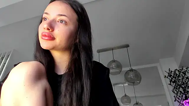 Snapshot of IreneVON chatting on 11, 3, 2025 IreneVON online show from 11, 3, 2025