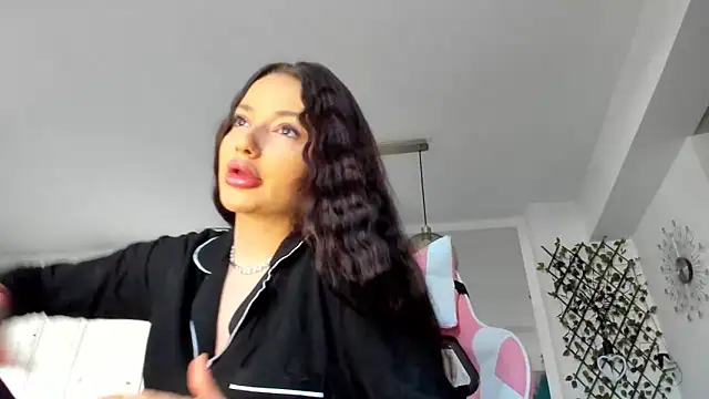 Snapshot of IreneVON chatting on 19, 3, 2025 IreneVON online show from 19, 3, 2025