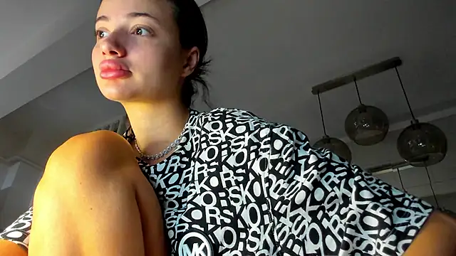 Snapshot of IreneVON chatting on 17, 9, 2025 IreneVON online show from 17, 9, 2025