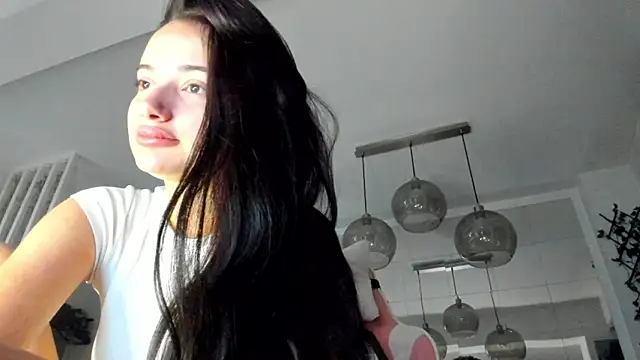 Snapshot of IreneVON chatting on 28, 9, 2025 IreneVON online show from 28, 9, 2025