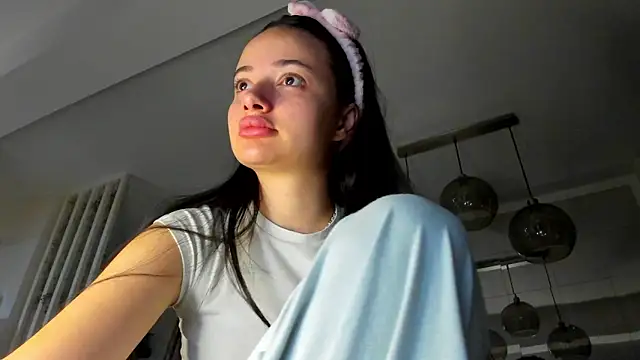 Snapshot of IreneVON chatting on 7, 10, 2025 IreneVON online show from 7, 10, 2025