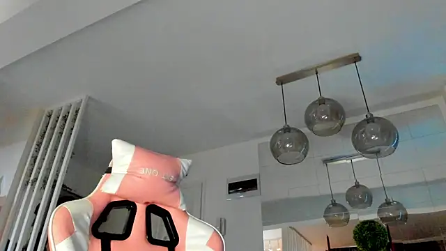 Snapshot of IreneVON chatting on 15, 10, 2025 IreneVON online show from 15, 10, 2025