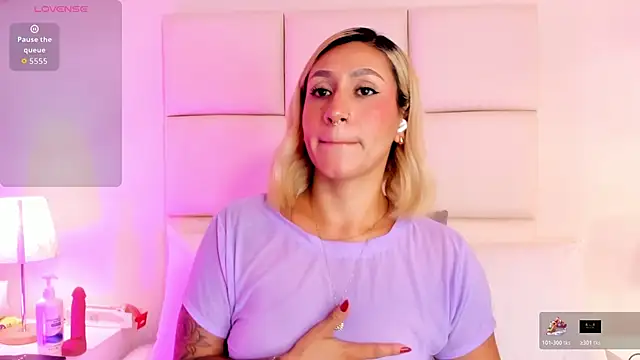 Snapshot of Emily_robertss chatting on 6, 1, 2026 Emily robertss online show from 6, 1, 2026