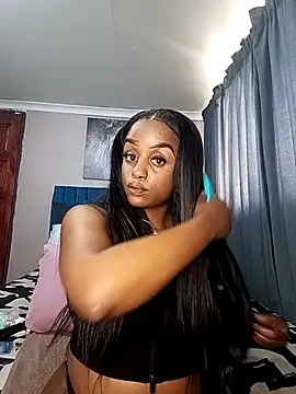 Snapshot of Queen-Chocolate chatting on 23, 10, 2025 Queen-Chocolate online show from 23, 10, 2025