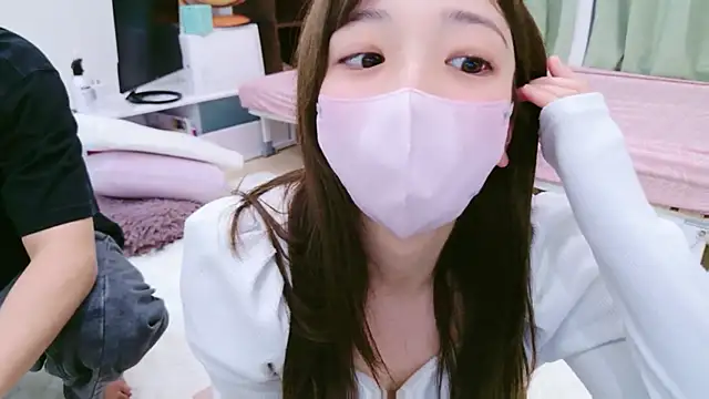 Snapshot of HaruruHappy chatting on 12, 4, 2026 HaruruHappy online show from 12, 4, 2026